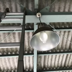 倉庫内水銀灯交換のサムネイル